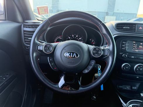 Used 2016 Kia Soul + w/ Soulful Package FWD image 10