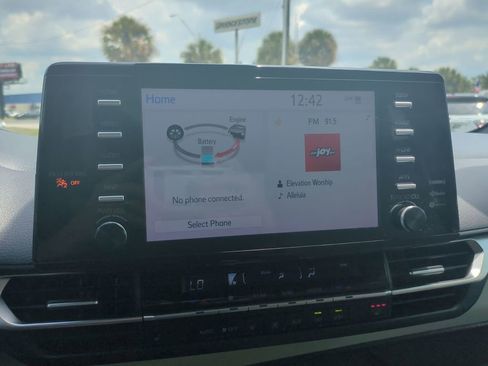 Used 2021 Toyota Sienna XLE FWD image 22
