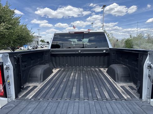 Used 2020 GMC Sierra 1500 SLT w/ Driver Alert Package I AWD/4WD image 25