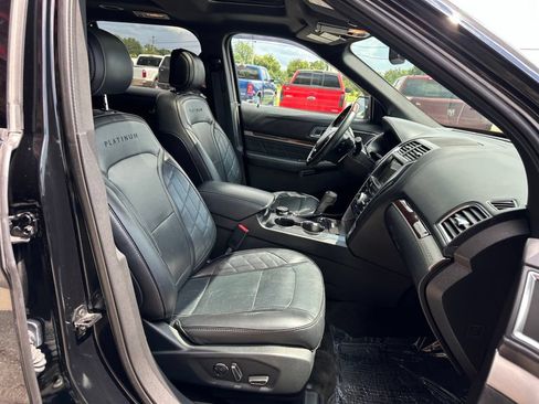 Used 2017 Ford Explorer Platinum AWD/4WD image 36