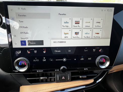 Used 2025 Lexus NX 250 FWD w/ Premium Package image 23