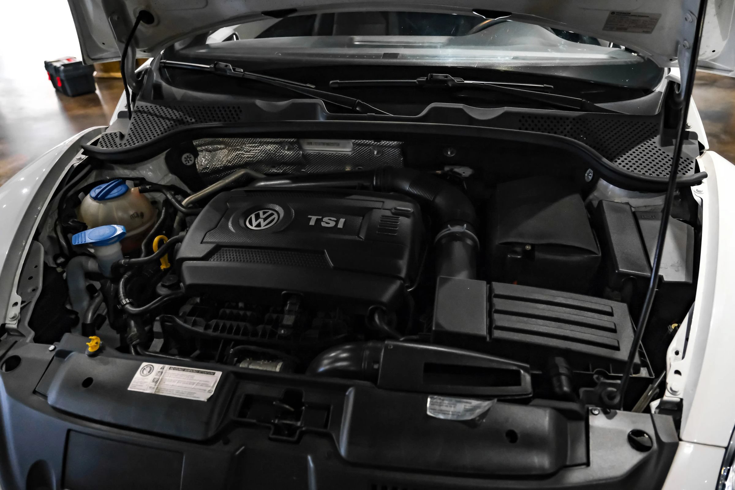 Used 2015 Volkswagen Beetle 1.8T FWD image 26
