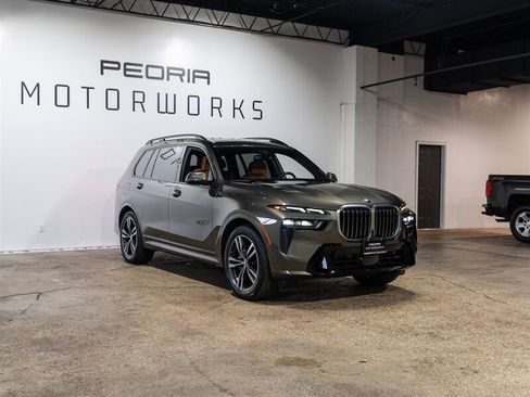 Used 2024 BMW X7 xDrive40i w/ Executive Package AWD/4WD image 2