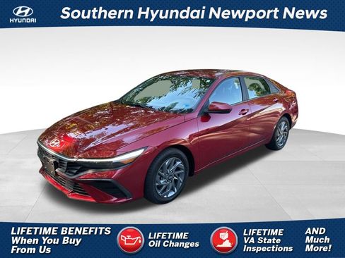 Used 2024 Hyundai Elantra SEL FWD image 1