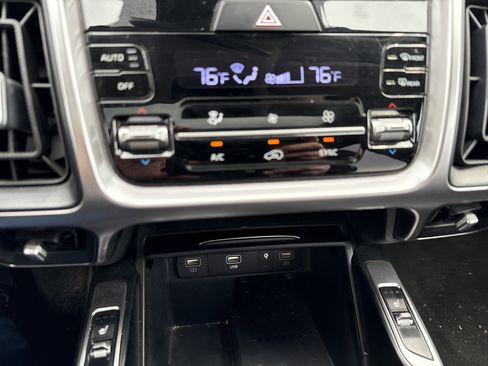 Certified 2023 Kia Sorento S w/ Panoramic Sunroof Package image 26