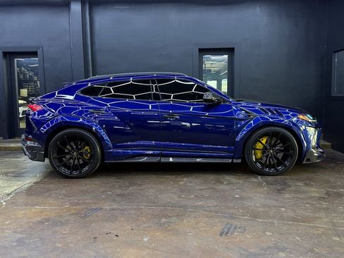 Used 2022 Lamborghini Urus AWD/4WD image 10