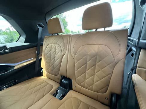 Used 2024 BMW X7 xDrive40i w/ M Sport Package AWD/4WD image 26