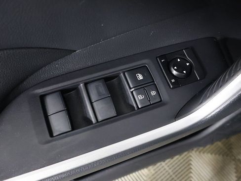 Used 2019 Toyota RAV4 LE w/ Carpet Mat Package AWD/4WD image 32
