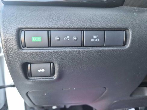 Used 2024 Nissan Sentra SV image 13