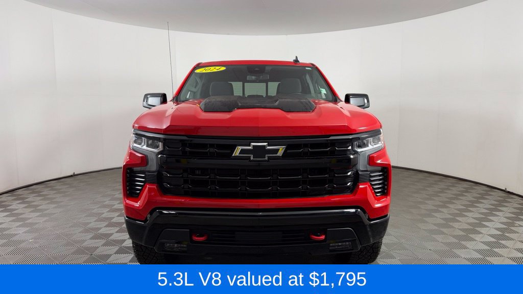 Used 2024 Chevrolet Silverado 1500 LT Trail Boss w/ Convenience Package II AWD/4WD image 2