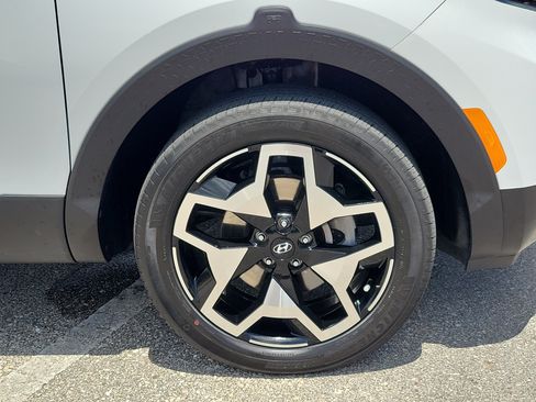 Used 2022 Hyundai Santa Cruz Limited AWD/4WD image 11