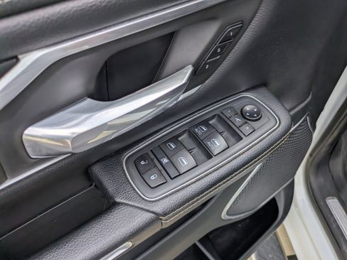 Used 2020 RAM 1500 Laramie w/ Sport Appearance Package image 10