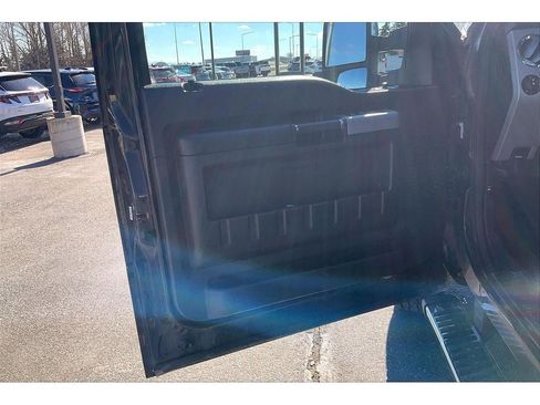Used 2015 Ford F250 Lariat w/ Chrome Package image 23