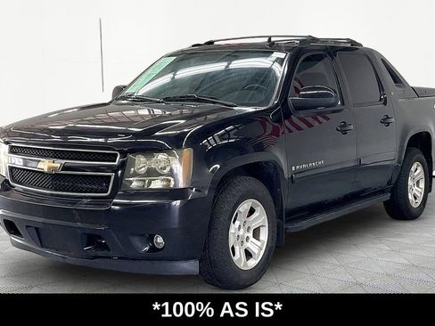 Used 2009 Chevrolet Avalanche LS image 1