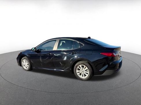 Used 2025 Toyota Camry LE image 9