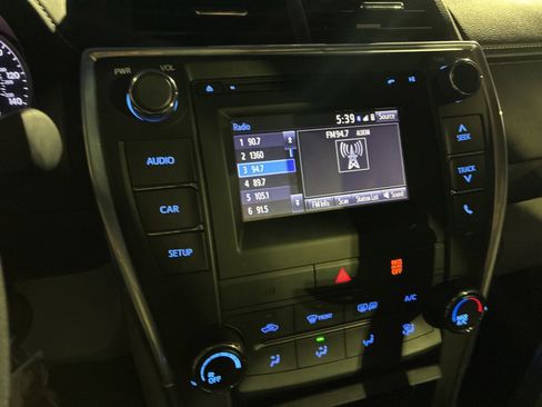 Used 2016 Toyota Camry LE image 11