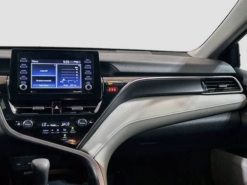 Used 2024 Toyota Camry LE w/ Convenience Package FWD image 19