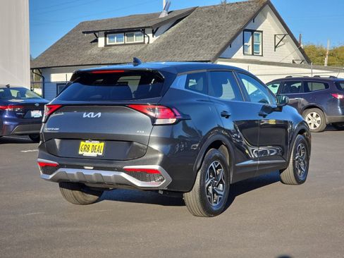 Used 2024 Kia Sportage LX image 5
