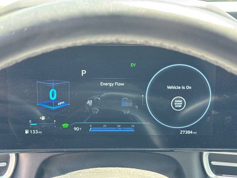 Used 2023 Hyundai Elantra Limited FWD image 17