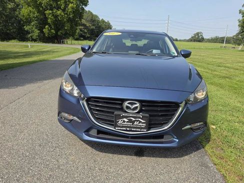 Used 2017 MAZDA MAZDA3 Grand Touring FWD image 3