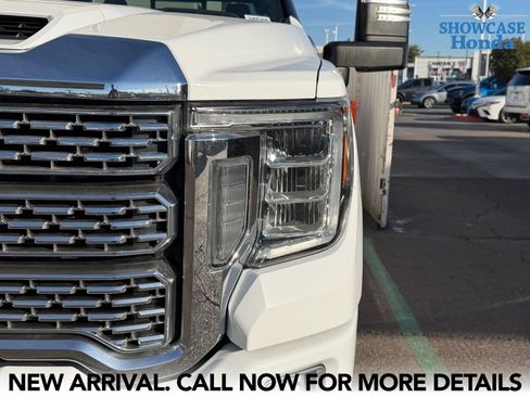 Used 2020 GMC Sierra 3500 Denali w/ Technology Package image 13