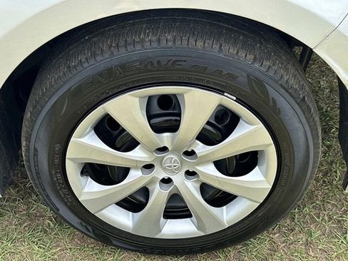 Used 2024 Toyota Corolla LE FWD image 12