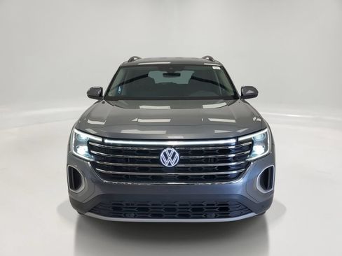 Used 2025 Volkswagen Atlas SE AWD/4WD image 2