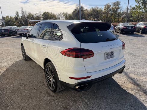 Used 2017 Porsche Cayenne Platinum Edition image 4