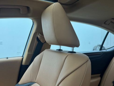 Used 2024 Lexus ES 350 w/ Premium Package FWD image 45