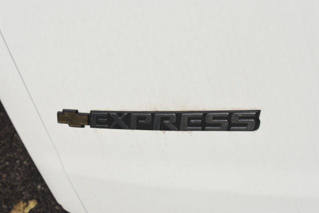 Used 2025 Chevrolet Express 2500 Extended RWD image 15
