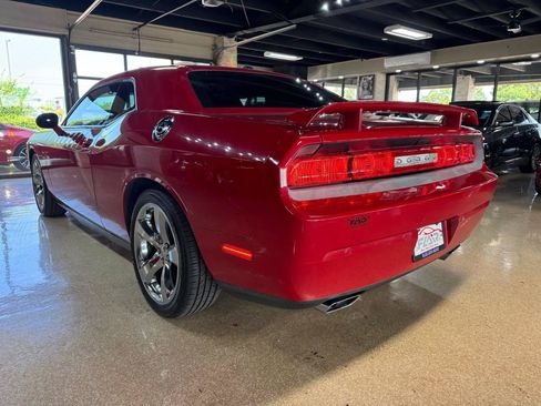 Used 2014 Dodge Challenger R/T RWD image 5