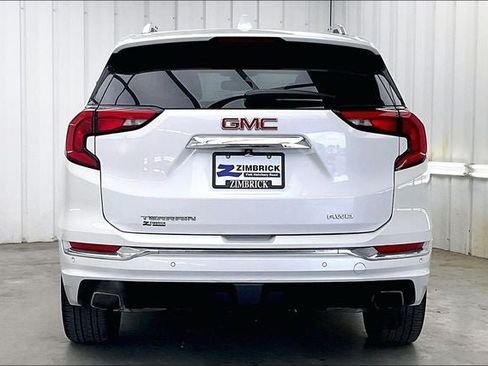 Used 2020 GMC Terrain Denali w/ GMC Pro Grade Package AWD/4WD image 4