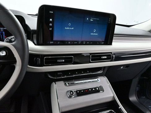 Used 2025 Lincoln Aviator Reserve w/ Equipment Group 201A image 18