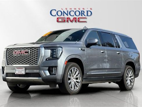 Used 2021 GMC Yukon XL Denali w/ Denali Premium Package image 8