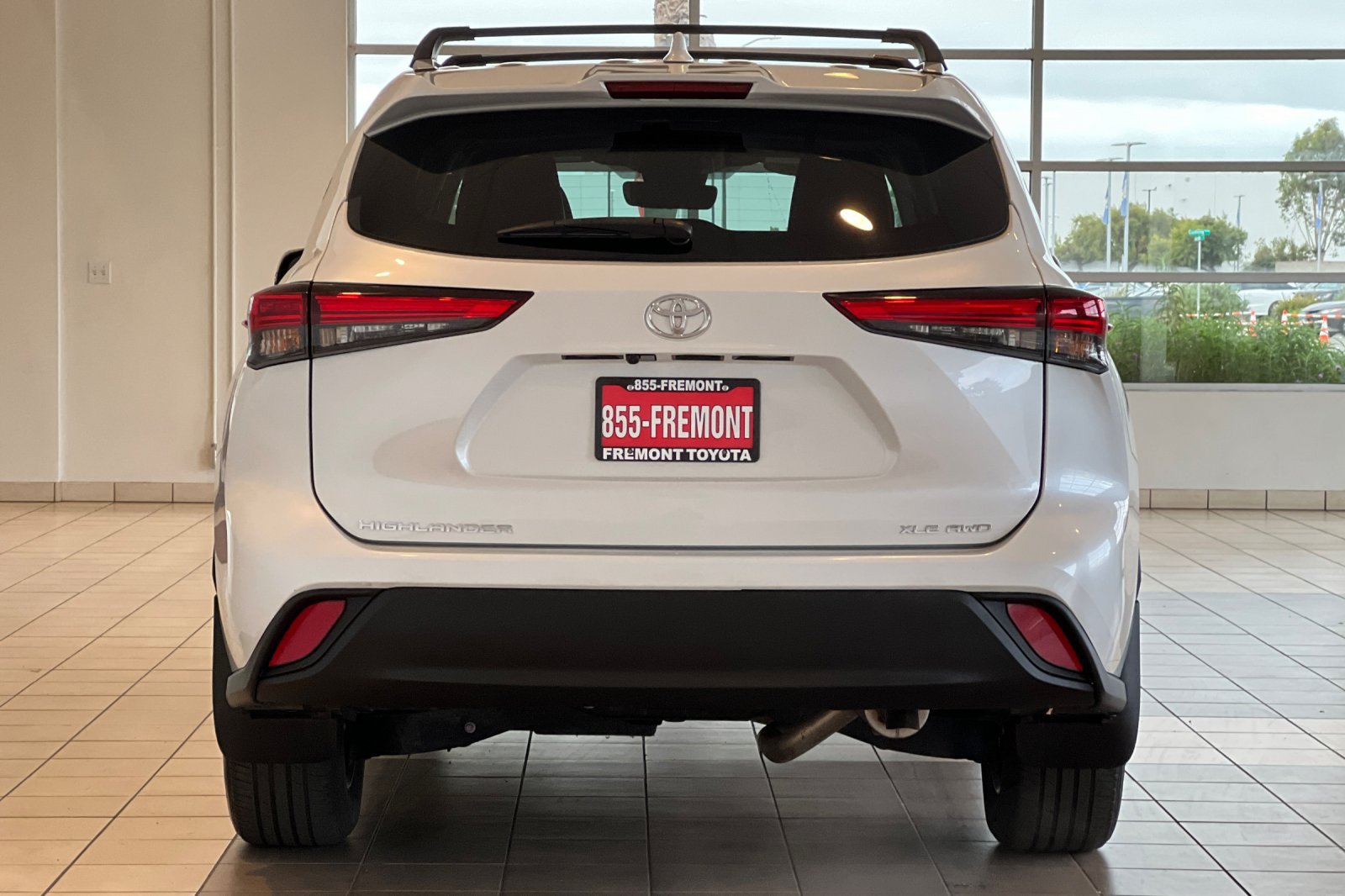 Certified 2022 Toyota Highlander XLE AWD/4WD image 5
