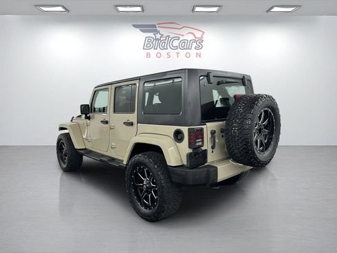 Used 2018 Jeep Wrangler Unlimited Sahara w/ Dual Top Group AWD/4WD image 6