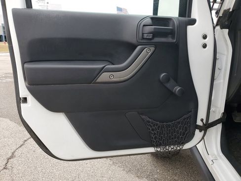 Used 2017 Jeep Wrangler Unlimited Sport w/ Connectivity Group image 22