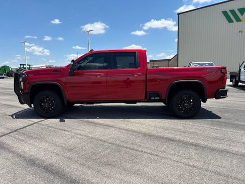 Used 2025 Chevrolet Silverado 2500 LTZ w/ LTZ Plus Package AWD/4WD image 8
