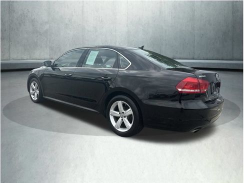Used 2015 Volkswagen Passat 1.8T SE FWD image 3