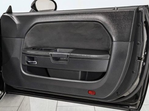 Used 2009 Dodge Challenger SRT8 image 36