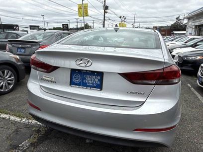 Used 2017 Hyundai Elantra Limited w/ Limited Tech Package 04