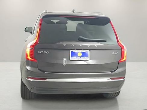 Used 2025 Volvo XC90 B6 Ultra w/ Protection Package Premier AWD/4WD image 6