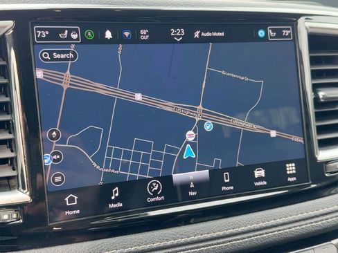 Used 2023 Chrysler Pacifica Limited image 24