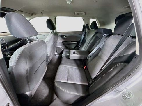 Used 2022 Nissan Rogue SV FWD image 25