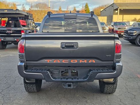 Used 2017 Toyota Tacoma TRD Off-Road image 6