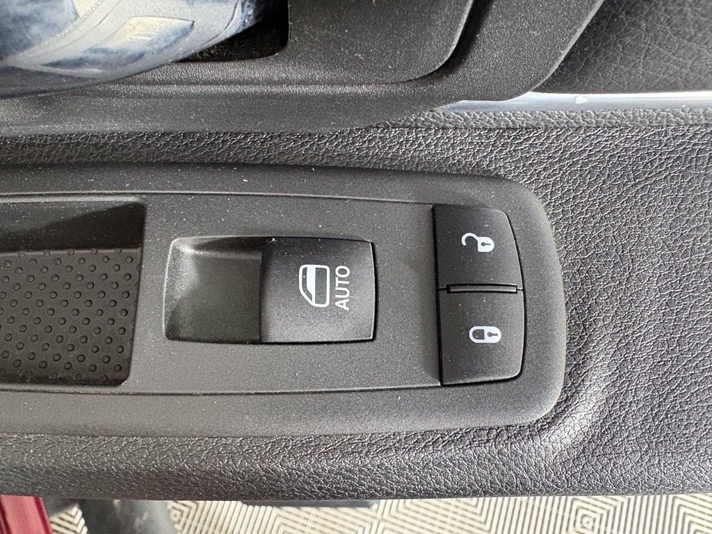 Used 2022 RAM 1500 Warlock AWD/4WD image 36