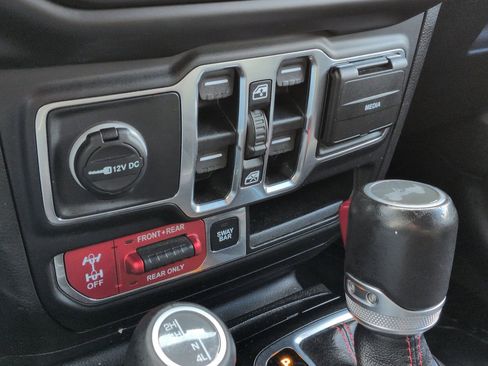 Used 2020 Jeep Wrangler Unlimited Rubicon w/ Uconnect 4C Nav & Sound Group AWD/4WD image 36