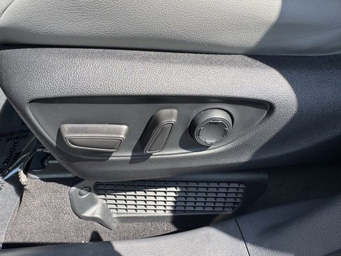 Used 2024 Toyota Sienna XLE image 21