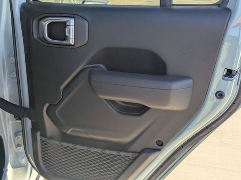 Used 2024 Jeep Wrangler Willys image 24