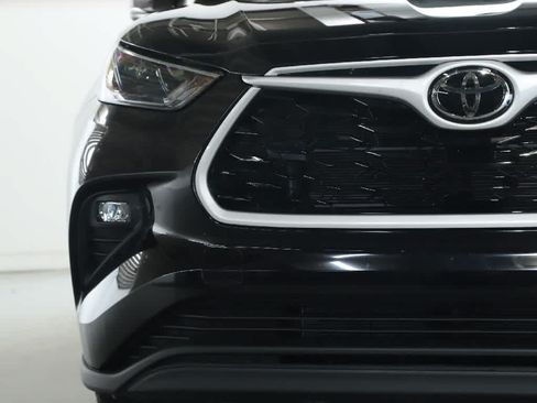 Used 2026 Toyota Highlander XLE AWD/4WD image 4